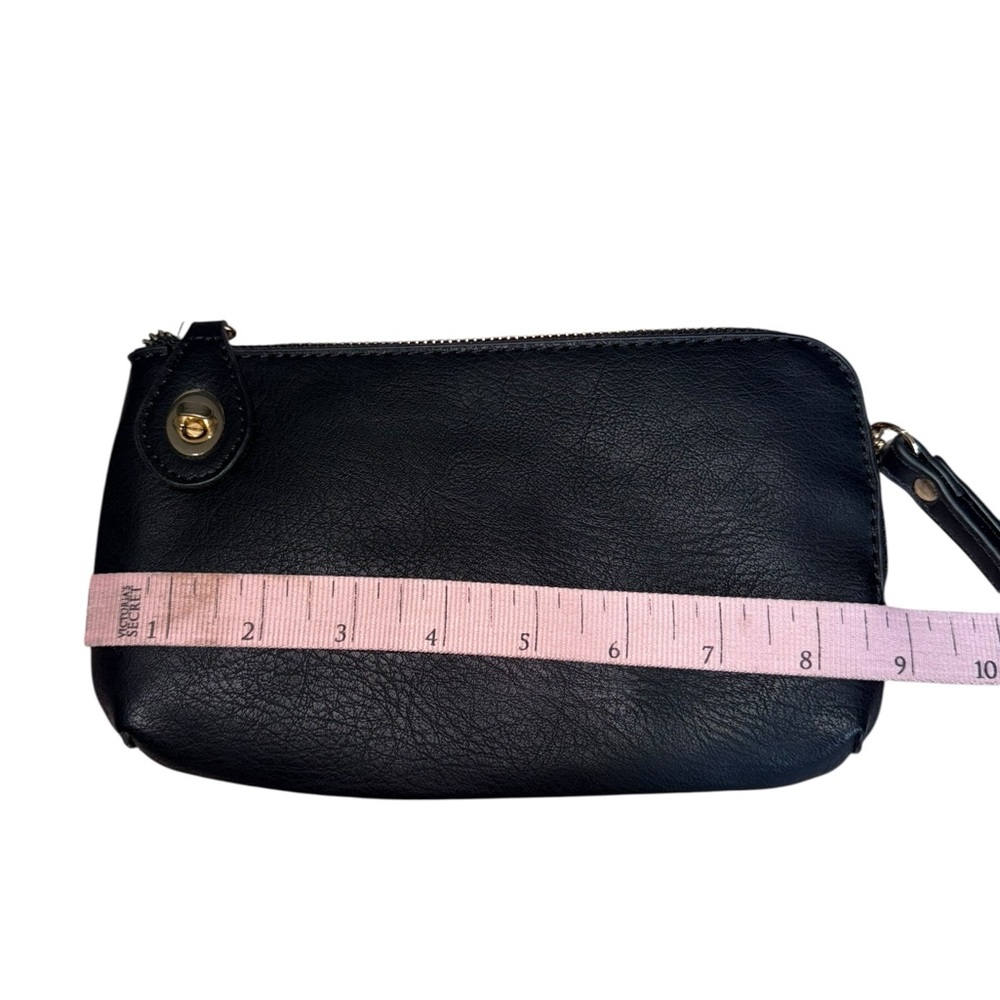 š„3/$20š„ Black Leather Wristlet - Picture 6 of 7